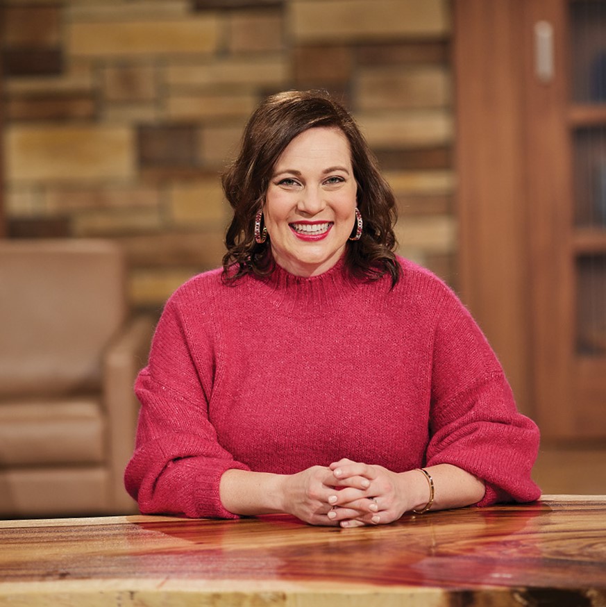 Elizabeth Ries on the set of Twin Cities Live