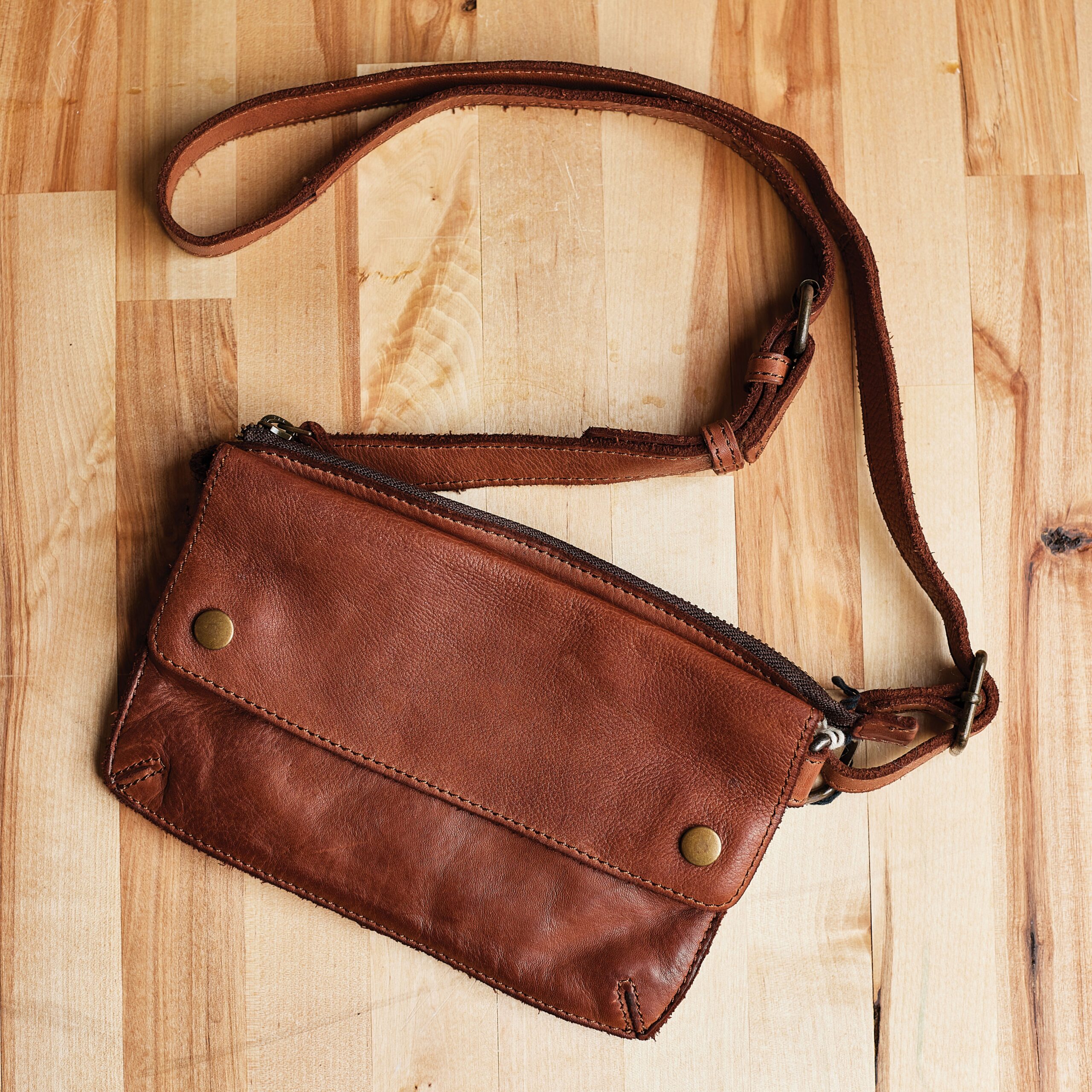 Submarine Beltbag in brown.