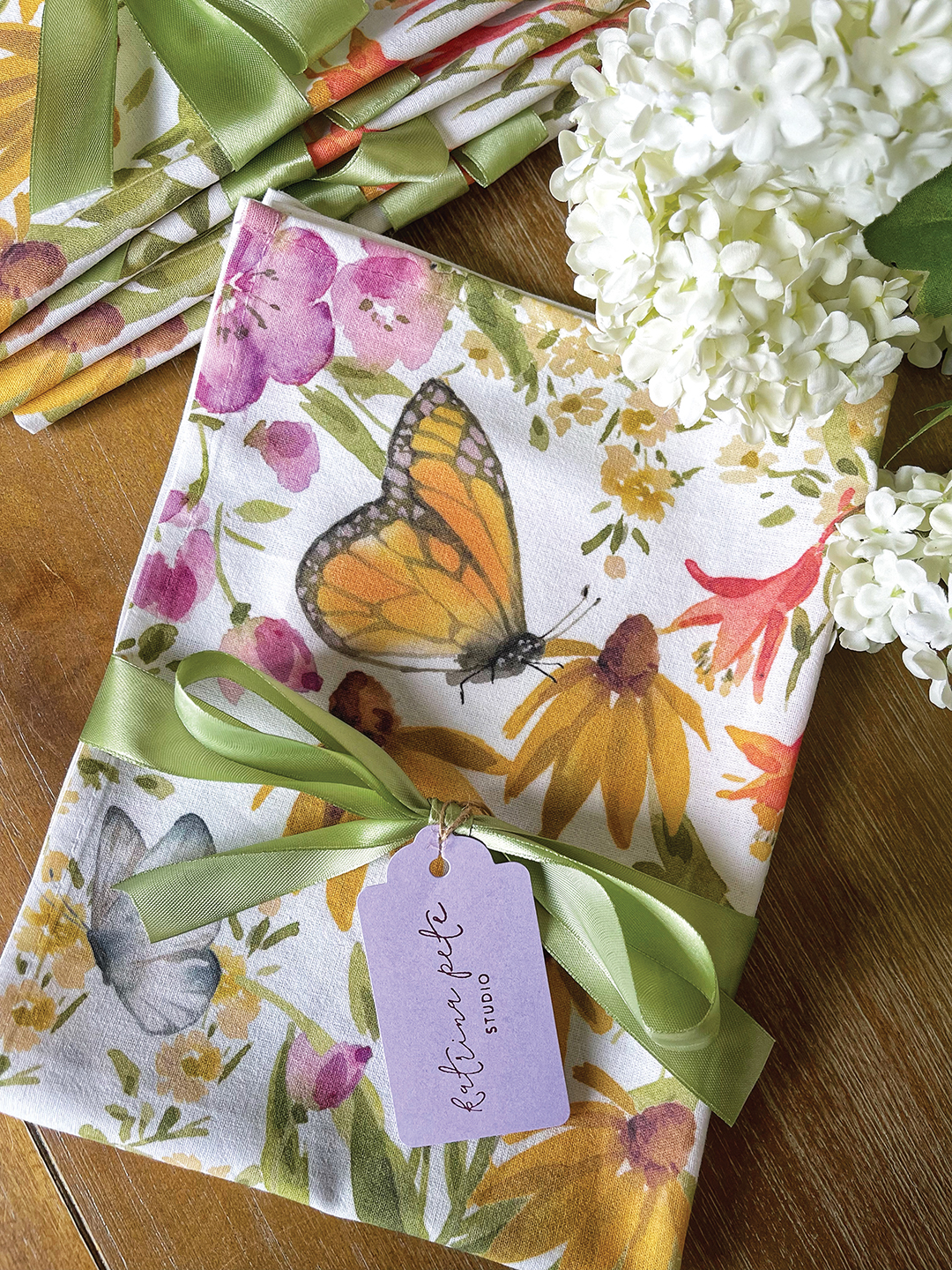 Minnesota Wildflowers Tea Towel featuring Pete’s watercolor florals and illustrations are available at katrinapete.com.